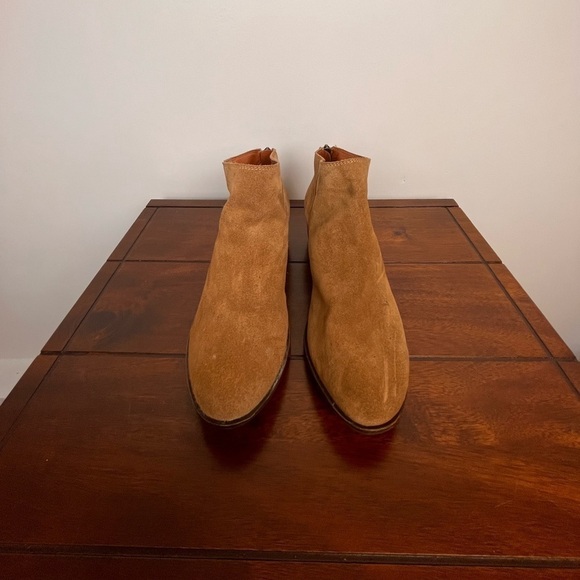 LUCKY BRAND Belvva Suede leather Brown Ankle Zip Booties Size 8.5 - Picture 4 of 9